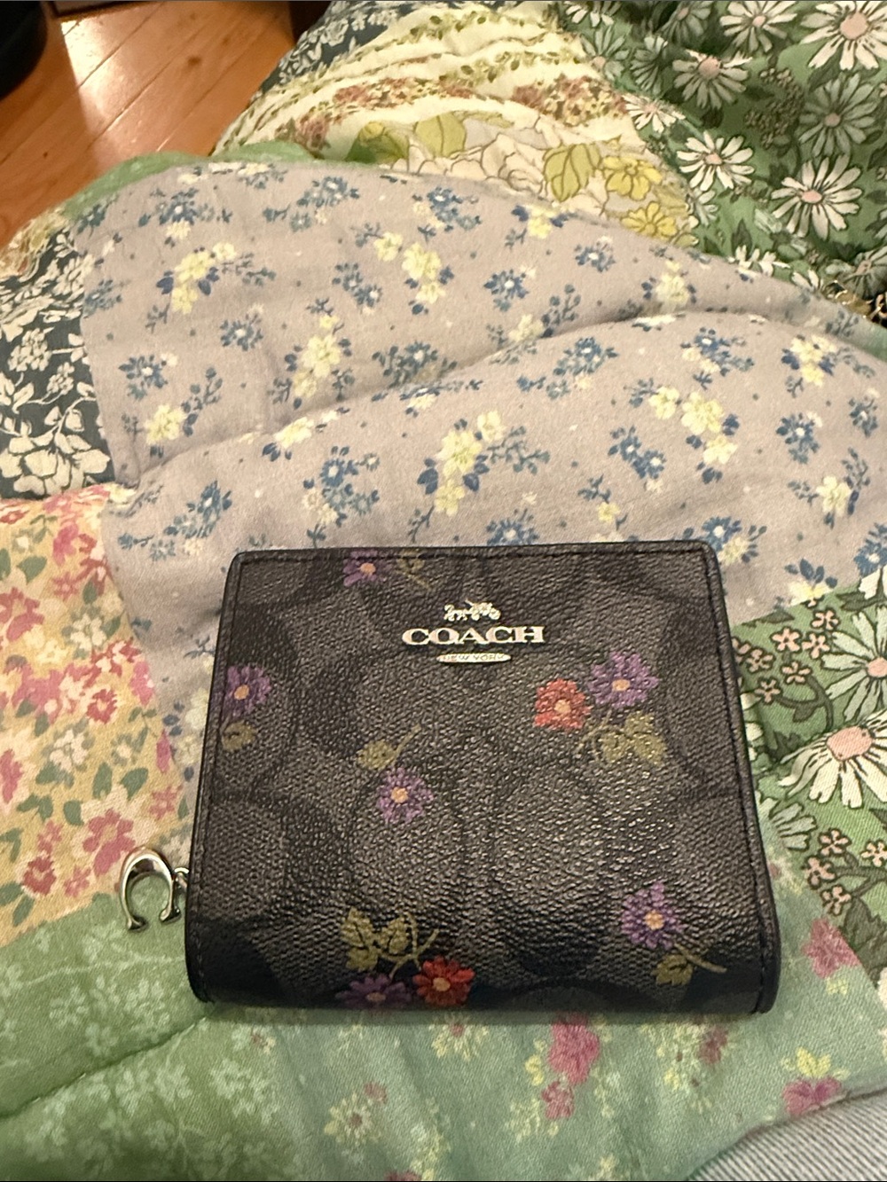 Coach Snap Wallet in Signature Canvas: Country Floral Print